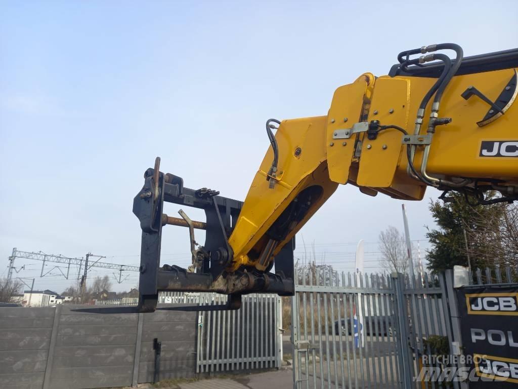 JCB 535-125 Teleskopické manipulátory