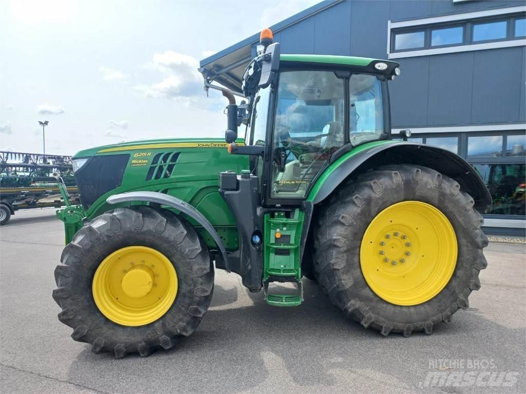 John Deere 6215R Traktory
