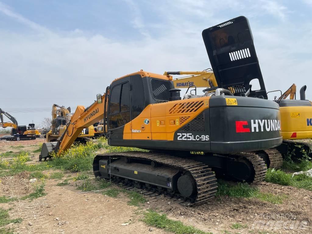 Hyundai 220LC-9S Pásové rýpadlá