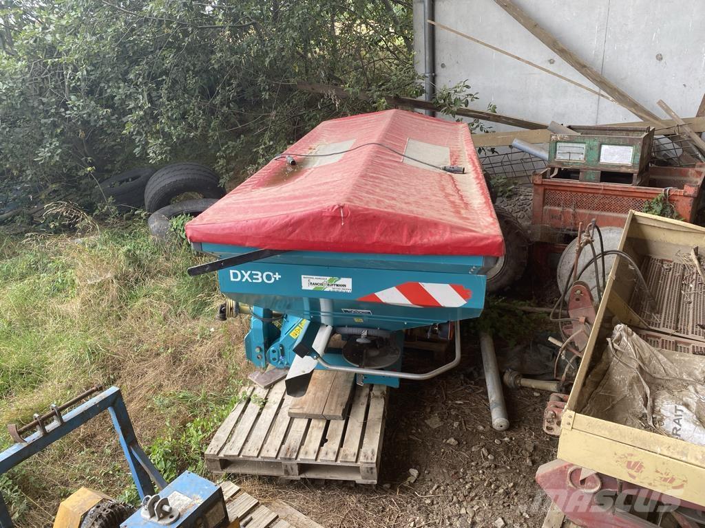 Sulky DX30+ Aplikátory tekutých hnojív