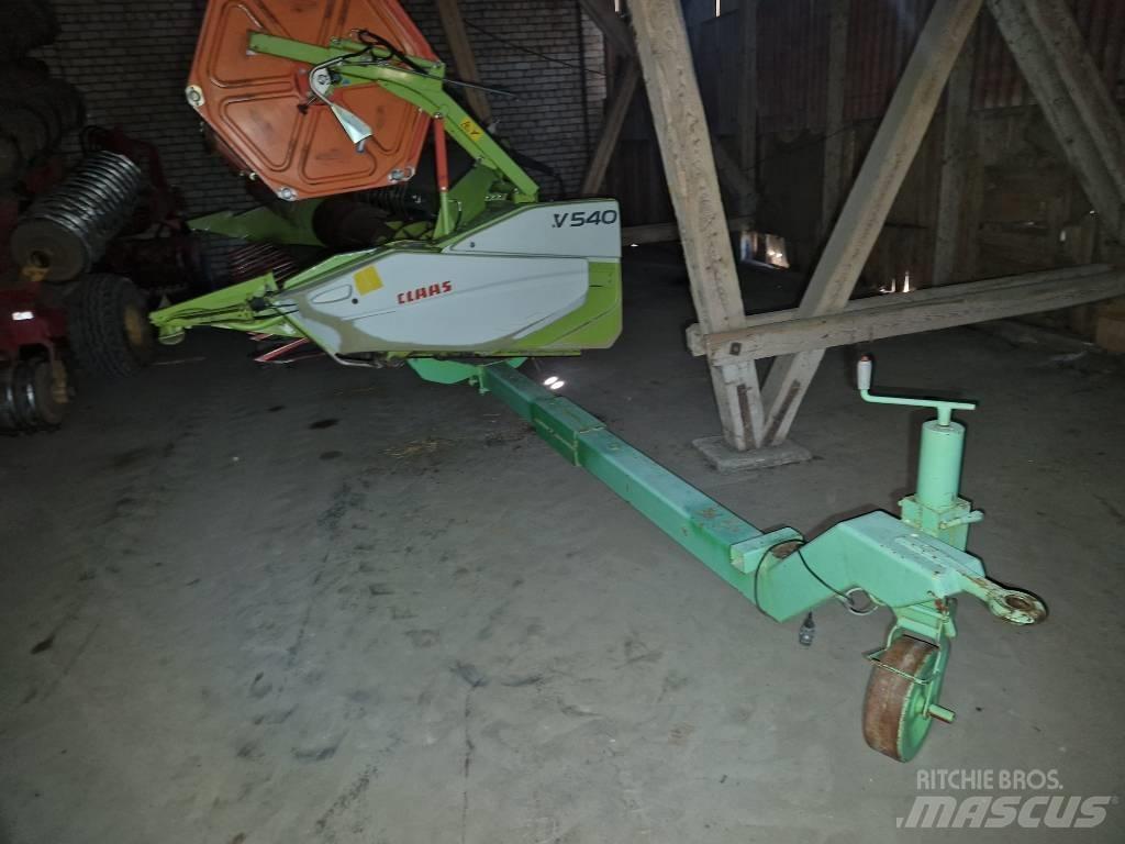 CLAAS Tucano 320 Kombinované zberacie stroje
