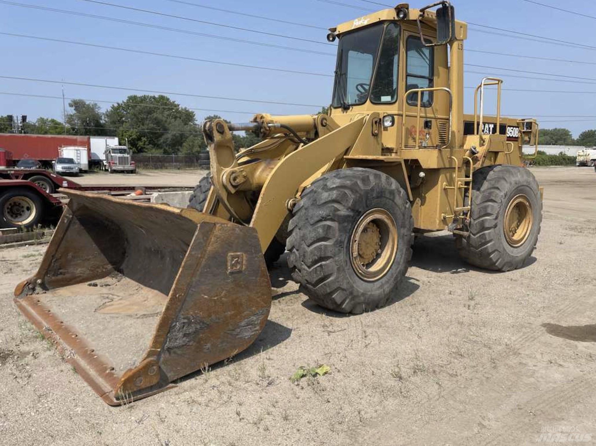 CAT 950 B Kolesové nakladače