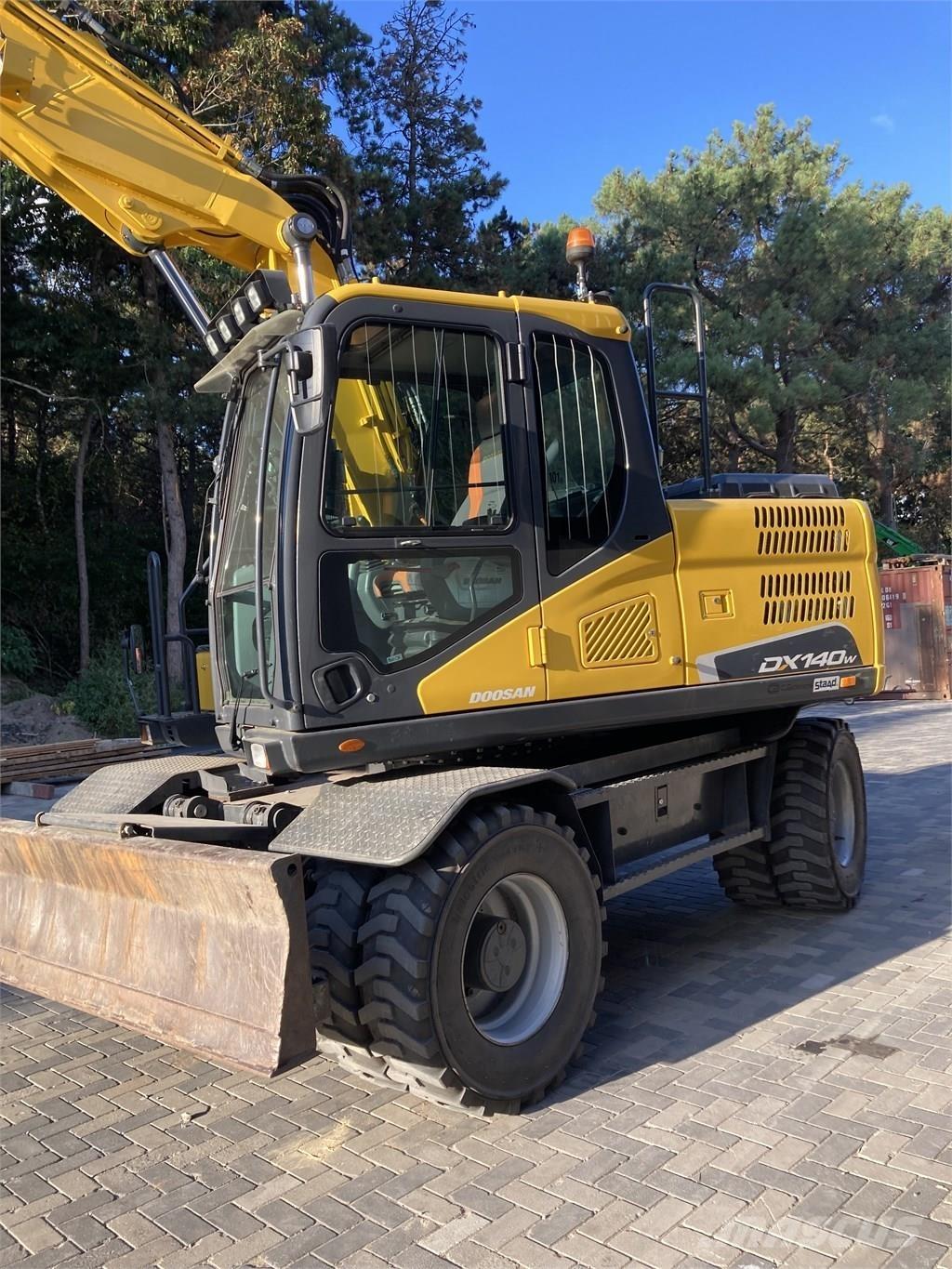 Doosan DX140W-5 Kolesové rýpadlá