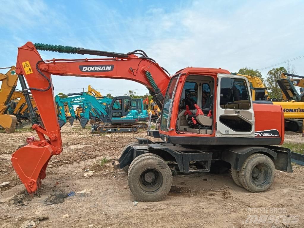 Doosan DH 150 W-7 Pásové rýpadlá