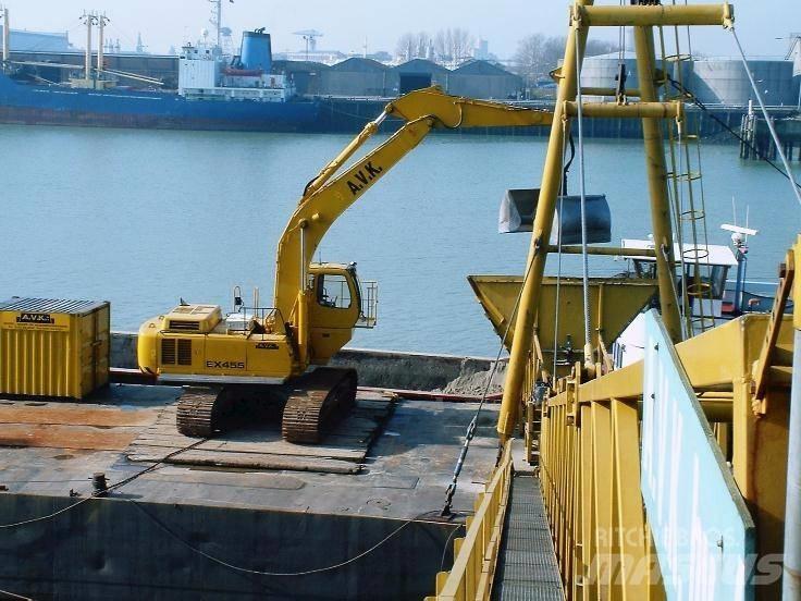 Hitachi EX455 Kabíny a interiér