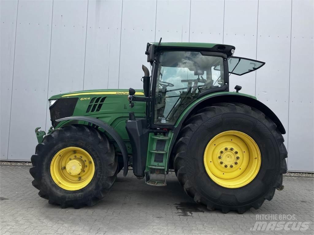 John Deere 6210R Traktory
