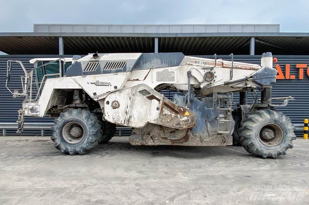 Wirtgen WR 240 Recyklovače asfaltu