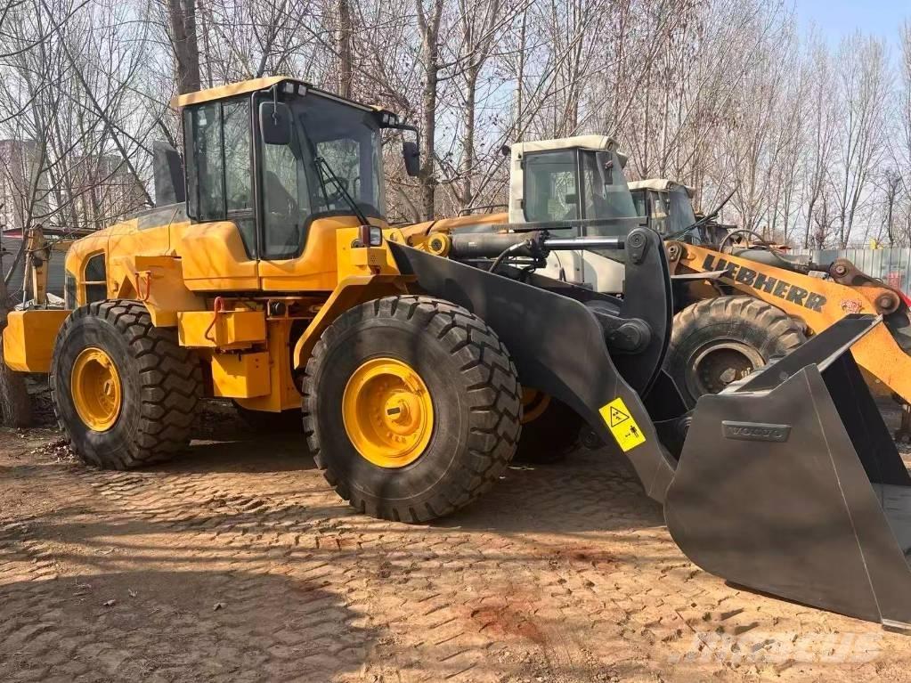 Volvo L 120 Kolesové nakladače