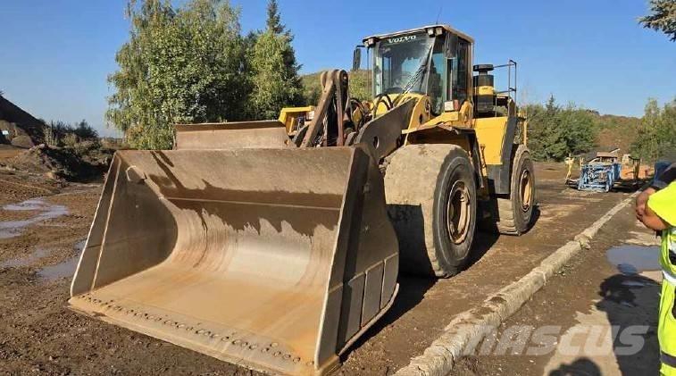 Volvo L 220 F Kolesové nakladače