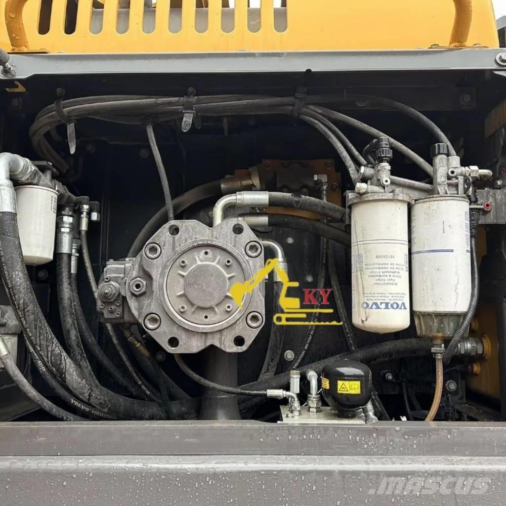 Volvo 380D Pásové rýpadlá