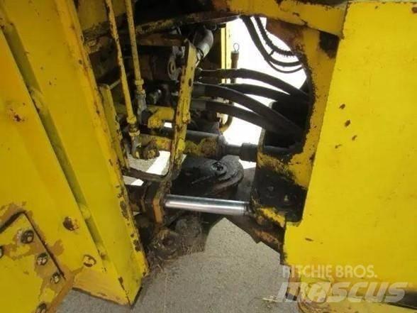 Kawasaki 65 Z III Kolesové nakladače