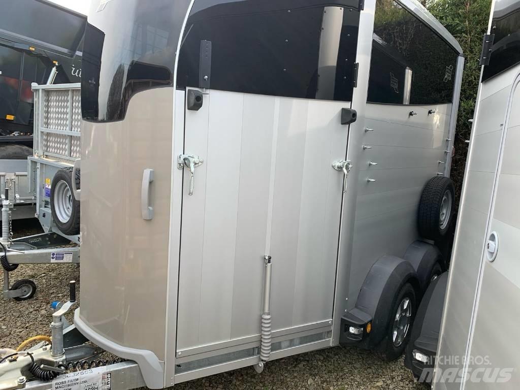 Ifor Williams HBX506 Prívesy na prepravu zvierat