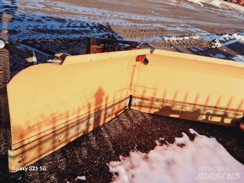 Pronar PUV 2800    OP26 Snežné pluhy, predné snežné radlice