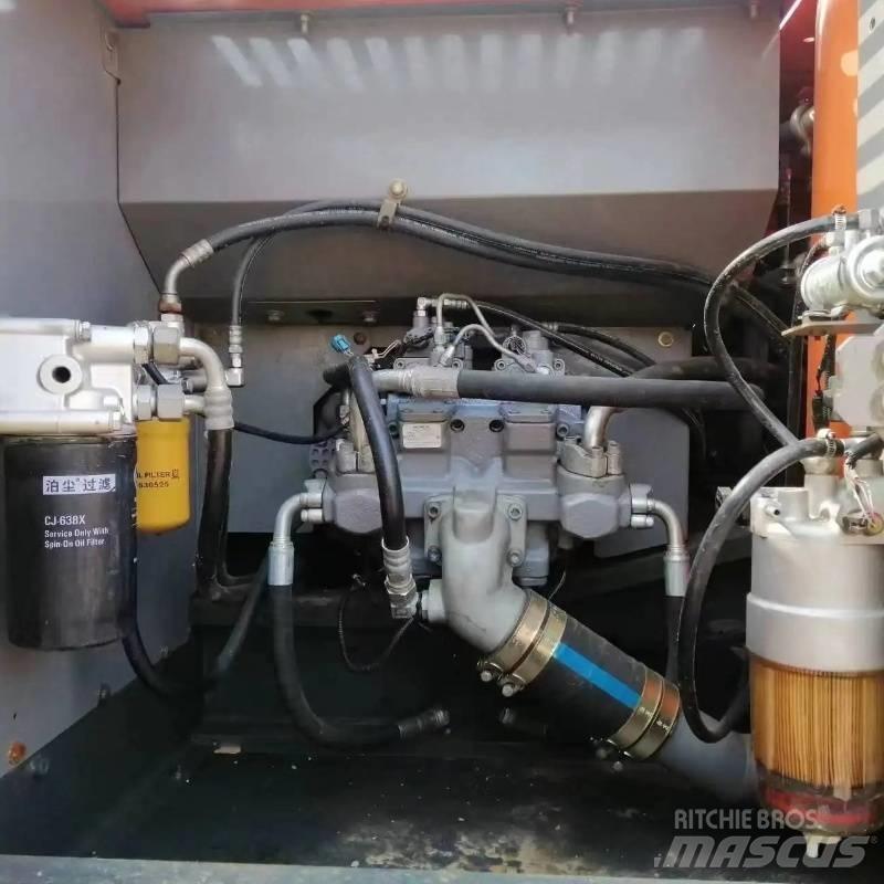 Hitachi ZX 240 Pásové rýpadlá