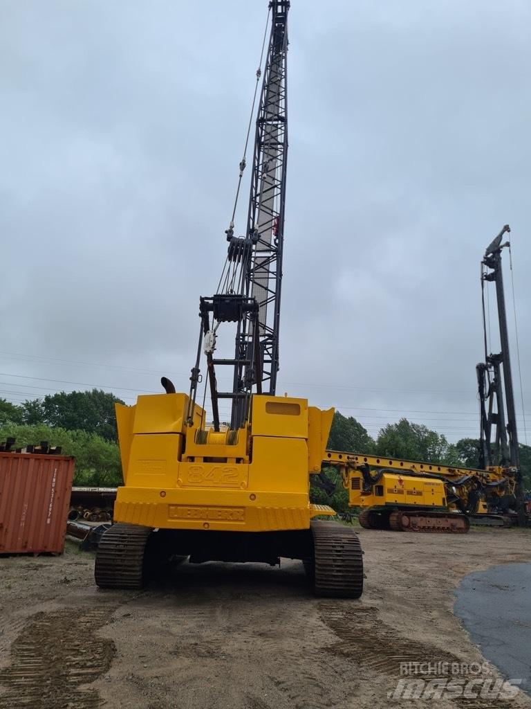 Liebherr HS 842 HD Pásové žeriavy