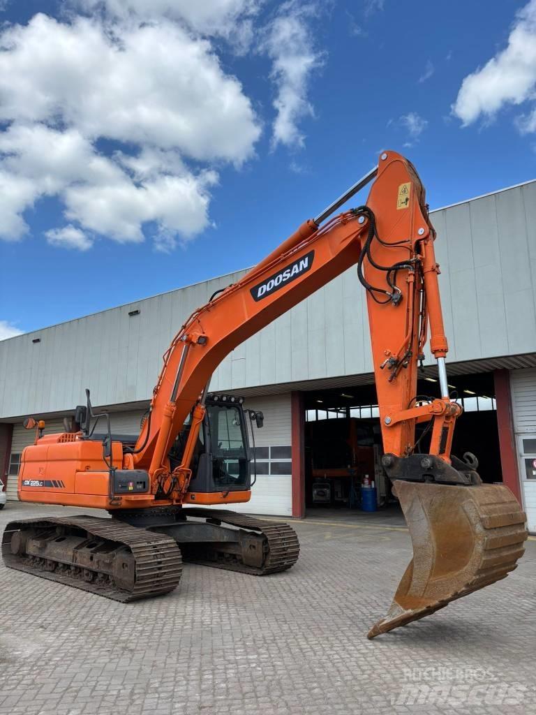 Doosan DX 225 LC-3 Pásové rýpadlá