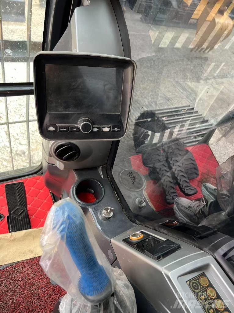 Hyundai R305LC-9T Pásové rýpadlá