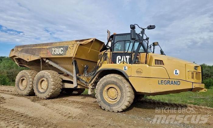 CAT 730C2 Pásové dozéry