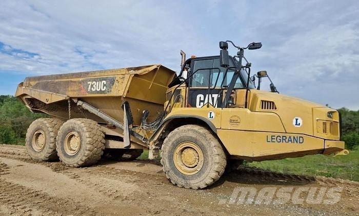 CAT 730C2 Pásové dozéry