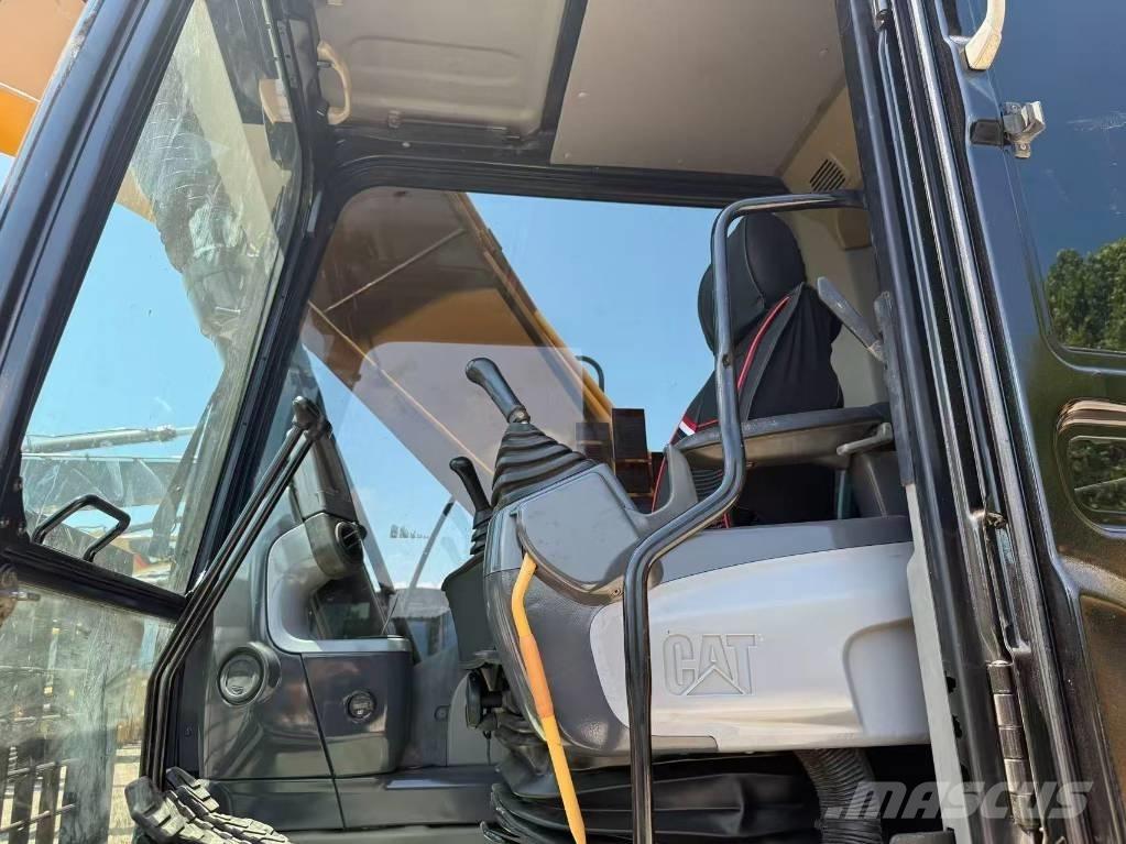 CAT 320 D Pásové rýpadlá