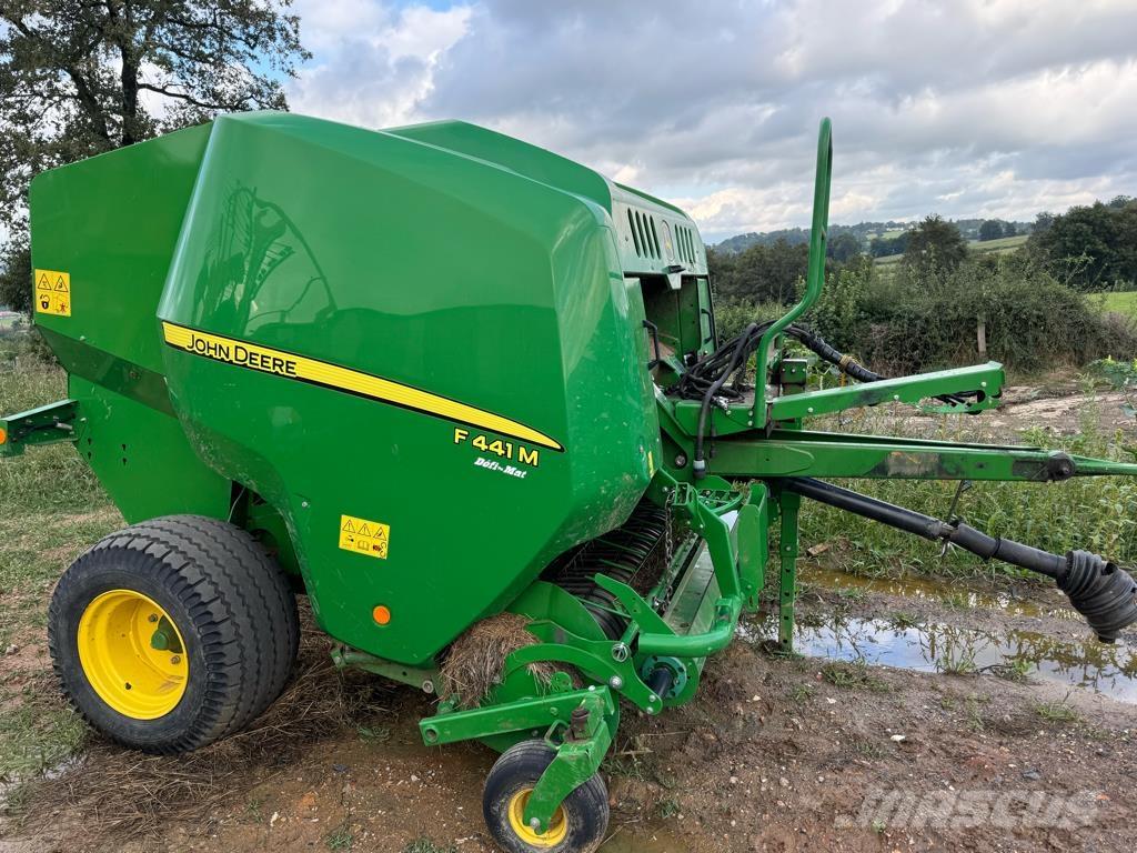 John Deere F441M Lisy na okrúhle balíky