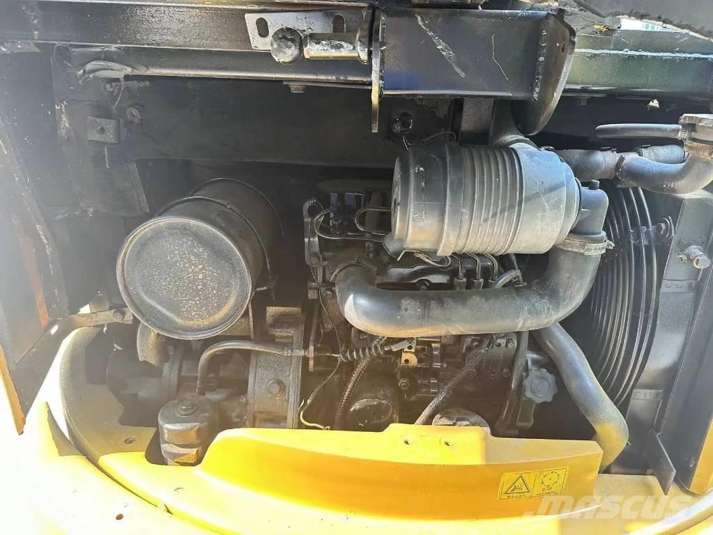CAT 303CR Pásové rýpadlá