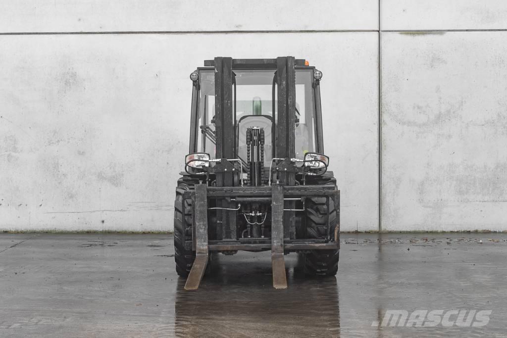 Manitou MC 30-4 D Dieselové vozíky