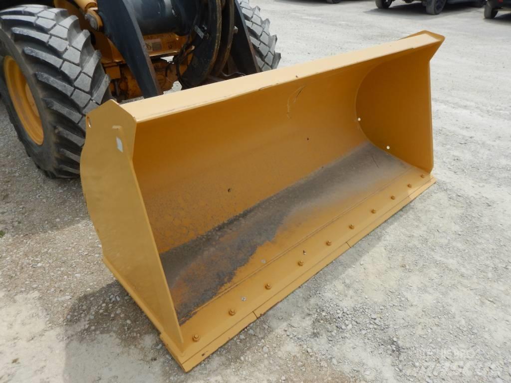 John Deere 244K Kolesové nakladače