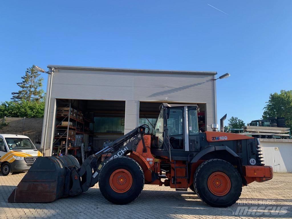 Hitachi ZW 180 Kolesové nakladače