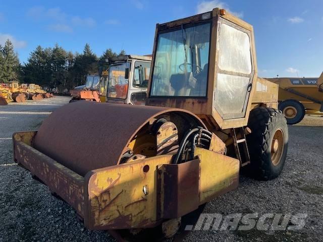 Komatsu JV110WA-HD Ťahačové valce