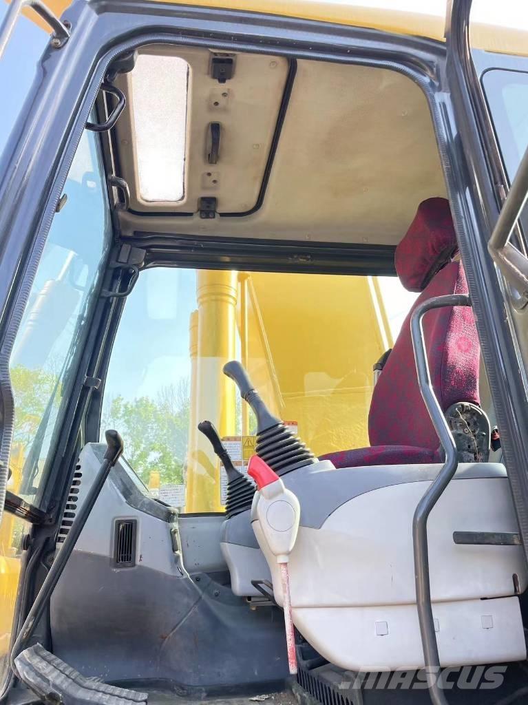 Komatsu PC 220-7 Pásové rýpadlá