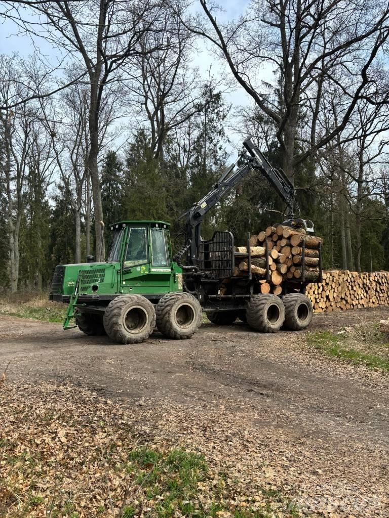 John Deere 1110 D Lesné traktory