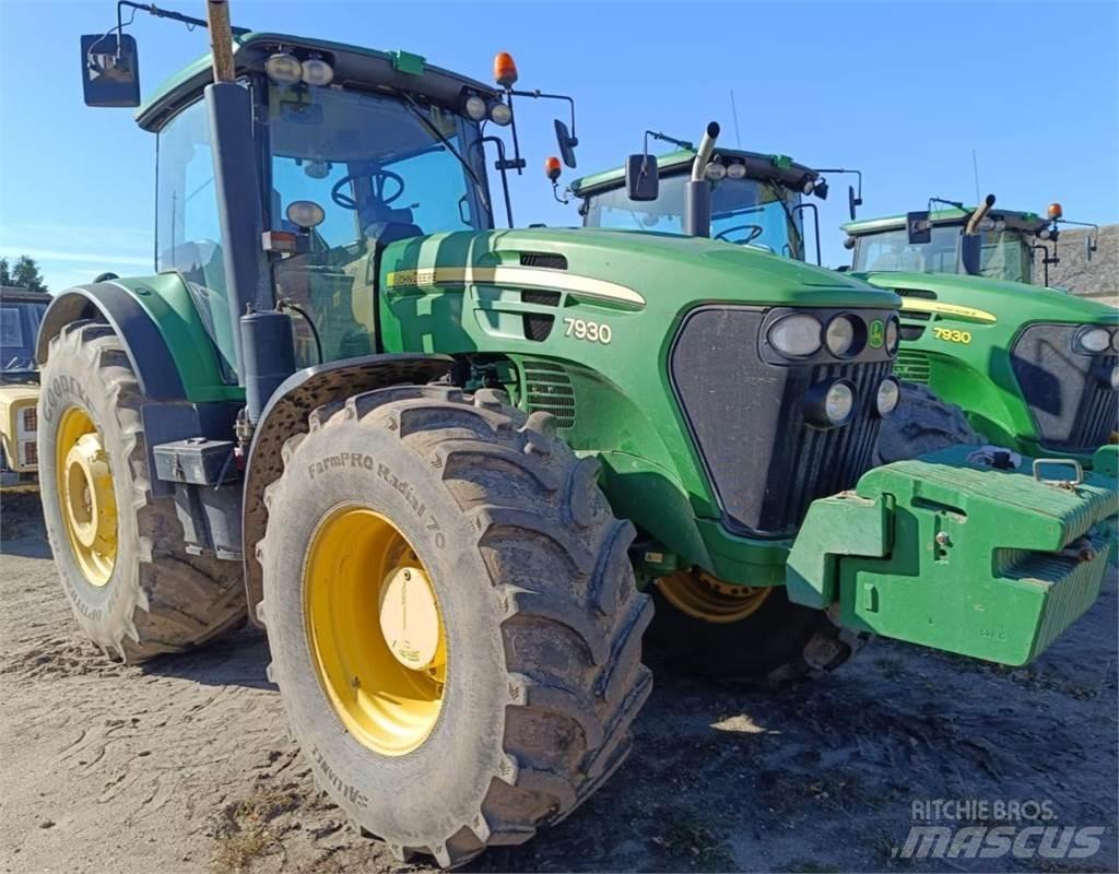 John Deere 7930 Traktory