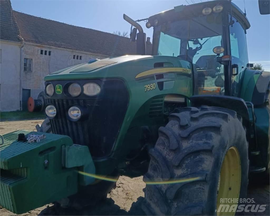 John Deere 7930 Traktory