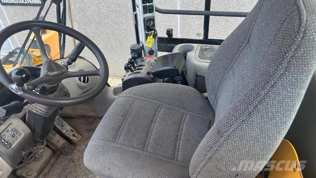 Volvo L 70F Kolesové nakladače
