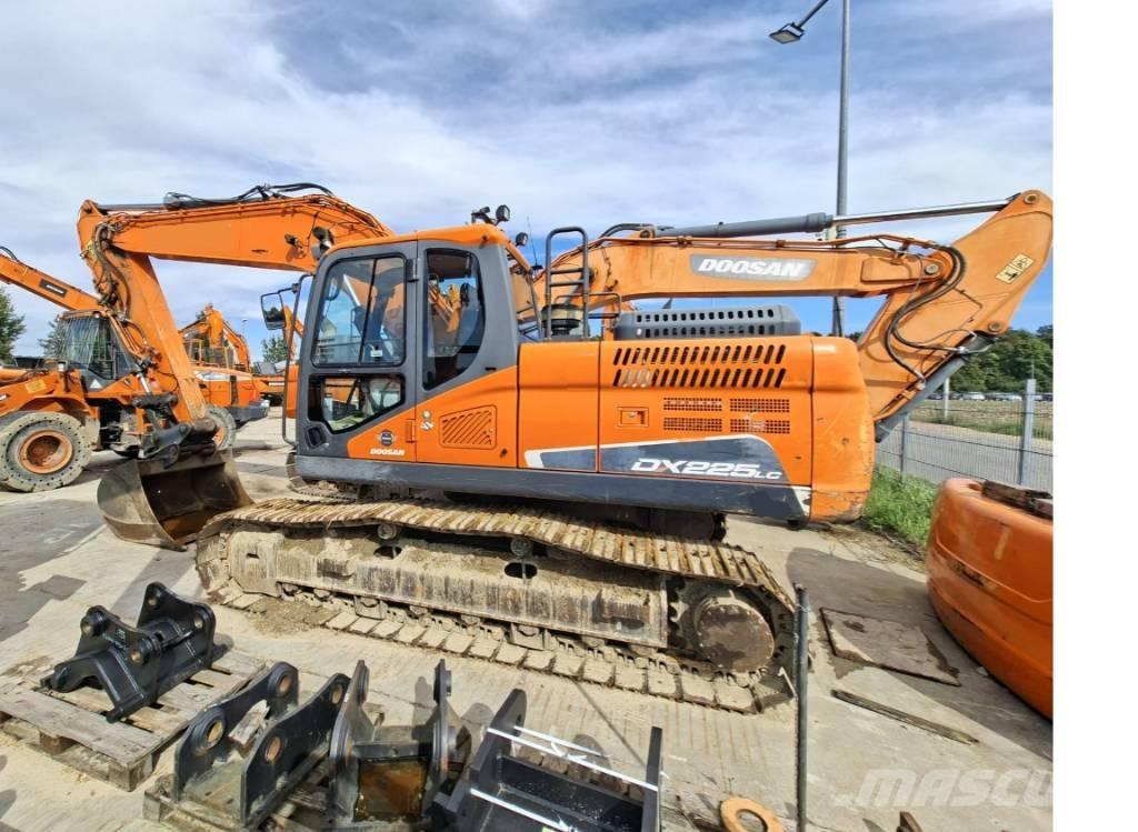 Doosan DX 225 LC-5 Pásové rýpadlá