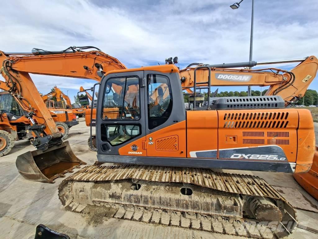 Doosan DX 225 LC-5 Pásové rýpadlá