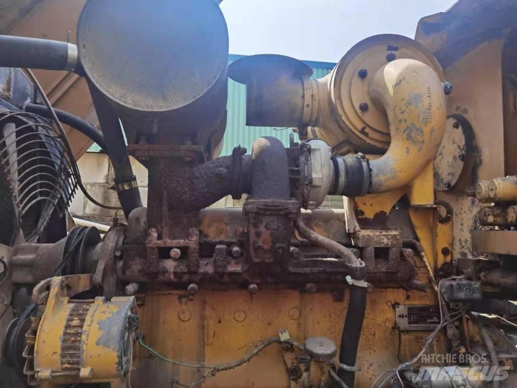 Komatsu WA 300 Kolesové nakladače