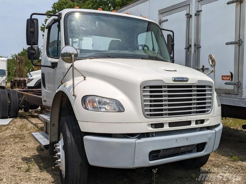 Freightliner M2106 Nákladné vozidlá bez nadstavby