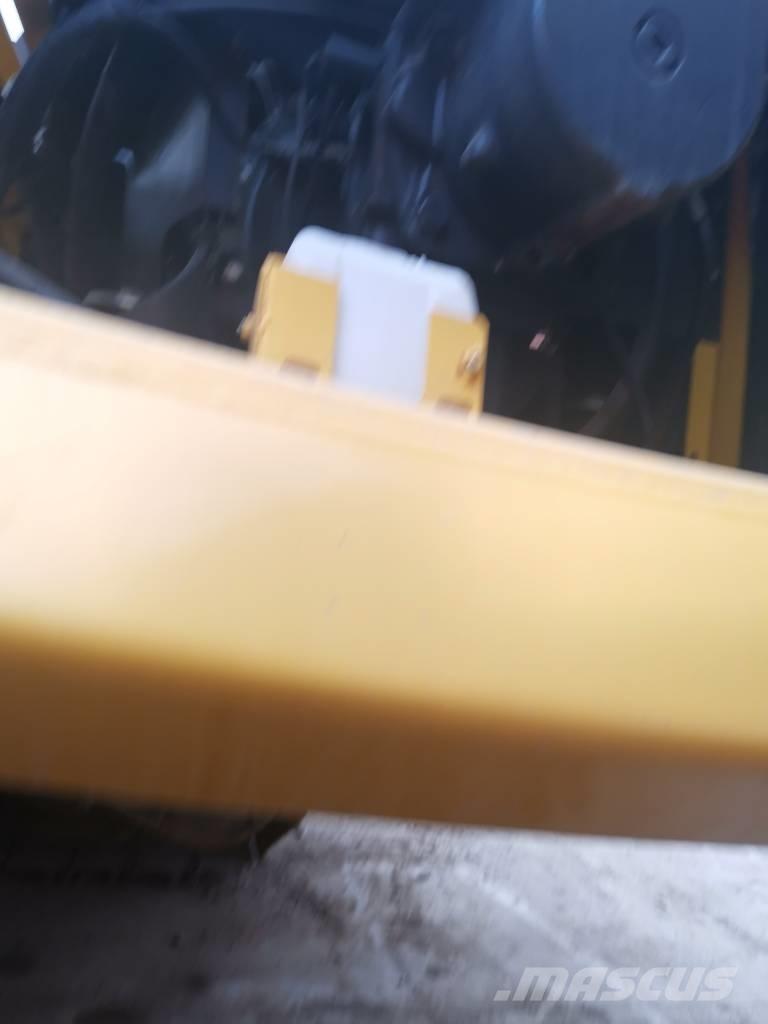 Komatsu PC 450-8 Pásové rýpadlá