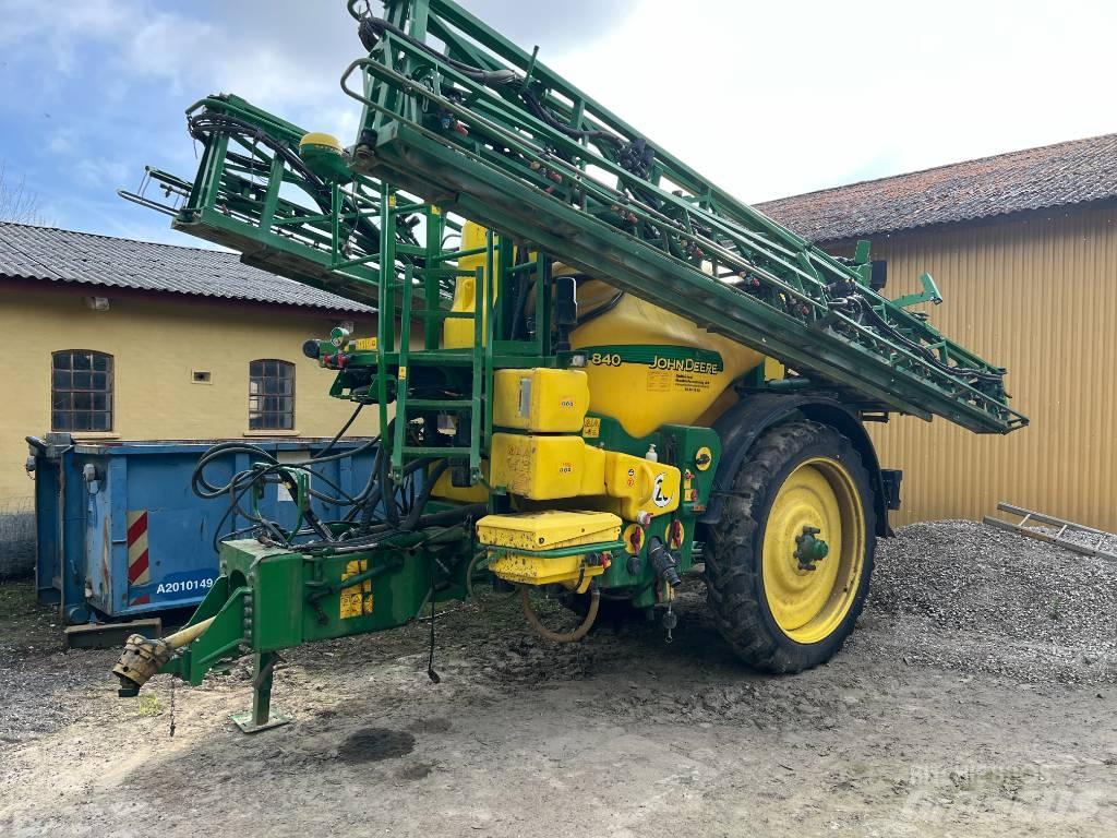 John Deere 840 Ťahané postrekovače