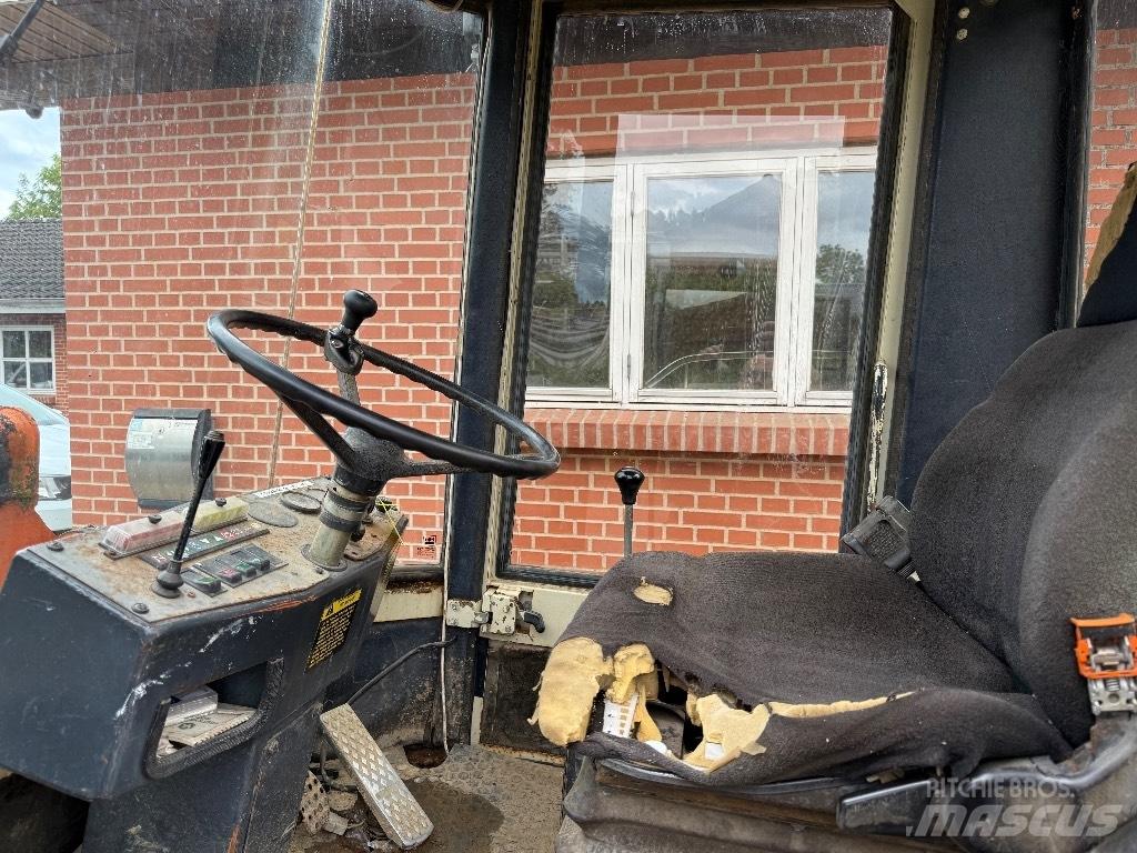Schaeff SKL 821 Kolesové nakladače