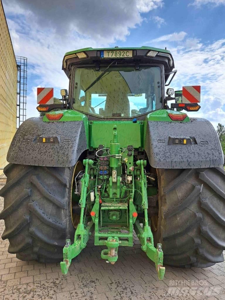 John Deere 8R410 Traktory