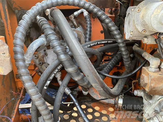 Hitachi EX60-5 Pásové rýpadlá