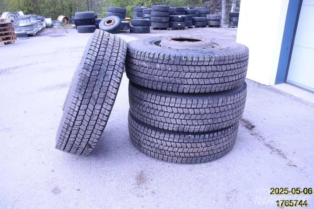 Yokohama SY397 Pneumatiky, kolesá a ráfiky