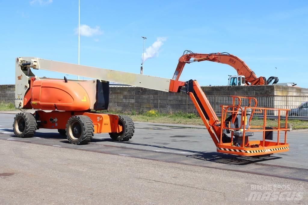 JLG 800AJ Kĺbové plošiny