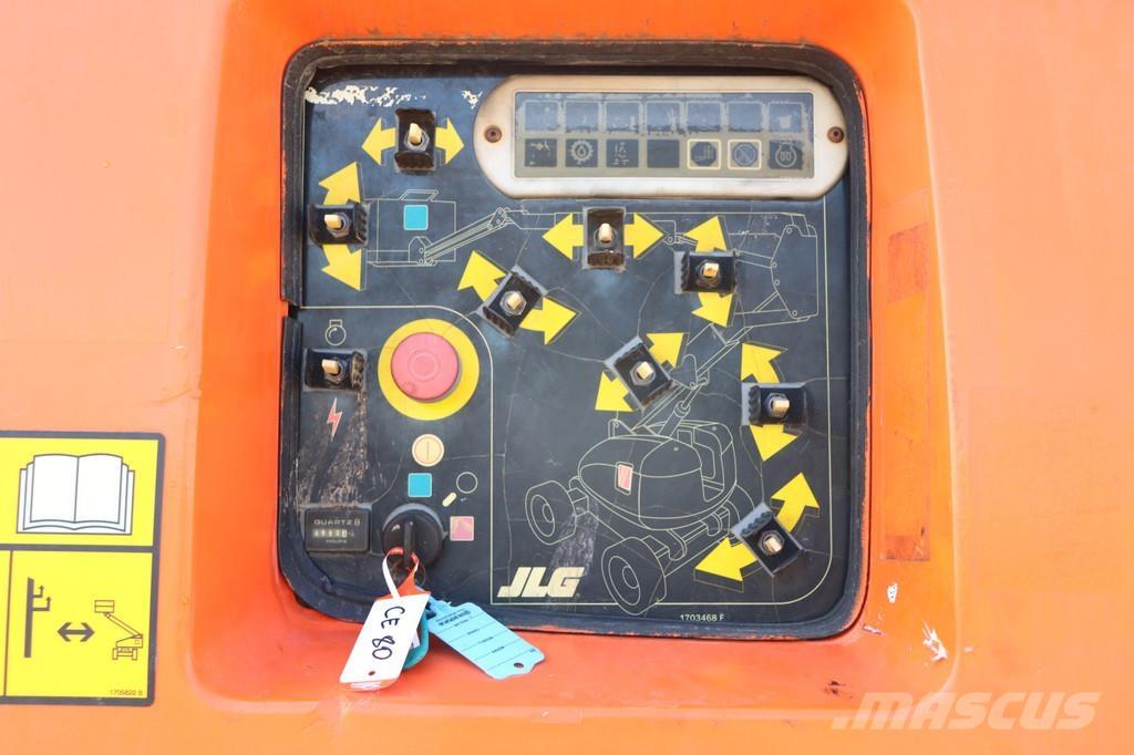 JLG 800AJ Kĺbové plošiny