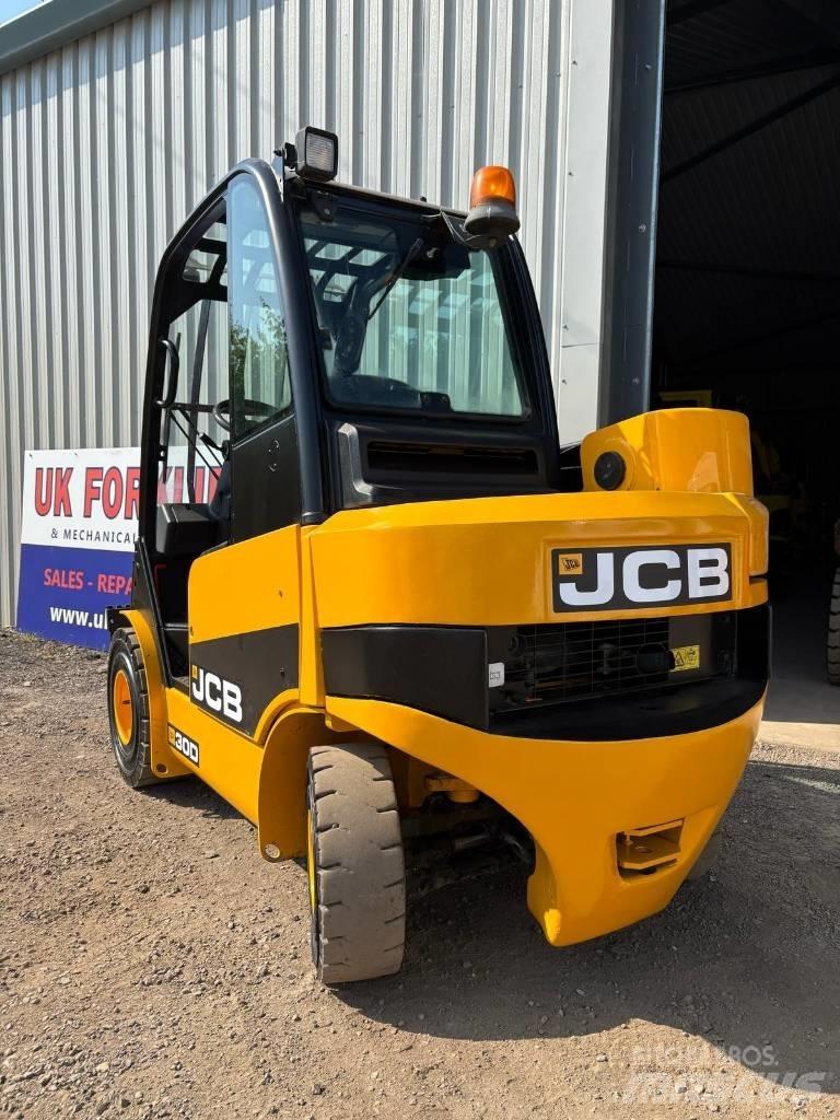 JCB TLT 30 D Teleskopické manipulátory