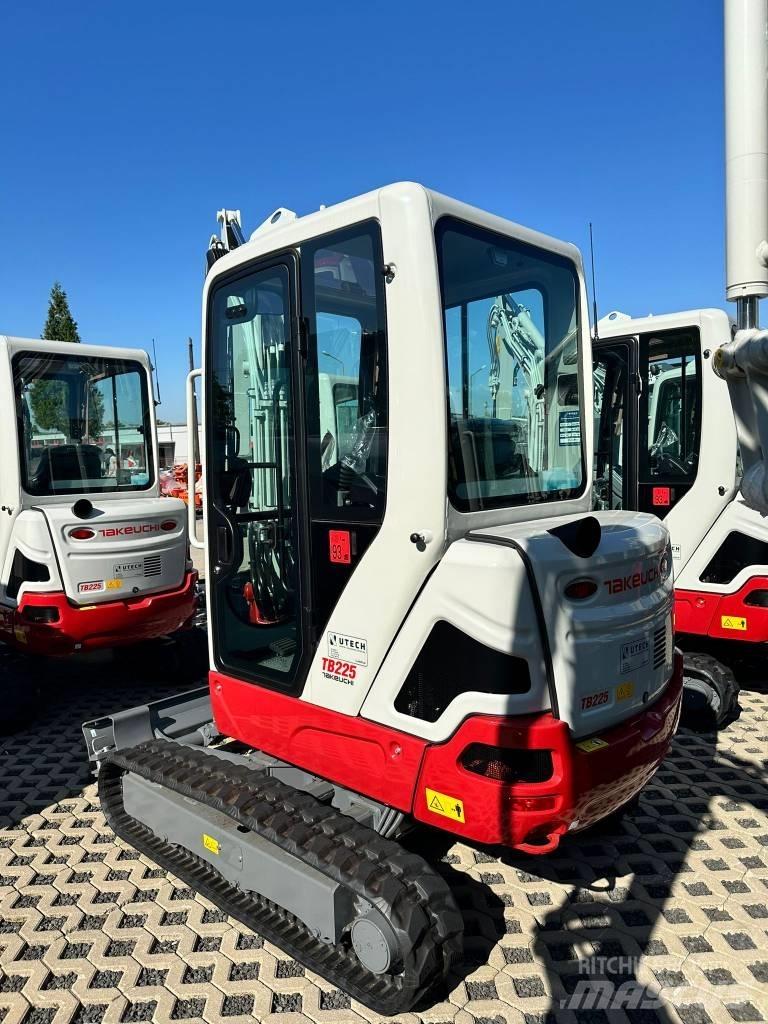 Takeuchi TB225 V3 Mini rýpadlá < 7t