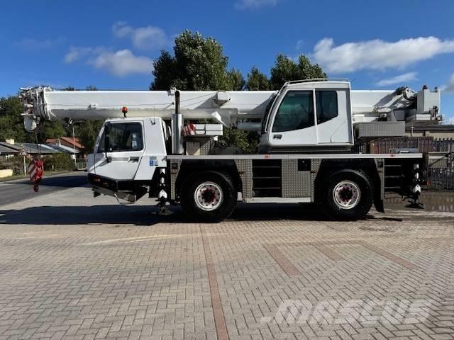 Tadano ATF 40-2 Univerzálne terénne žeriavy
